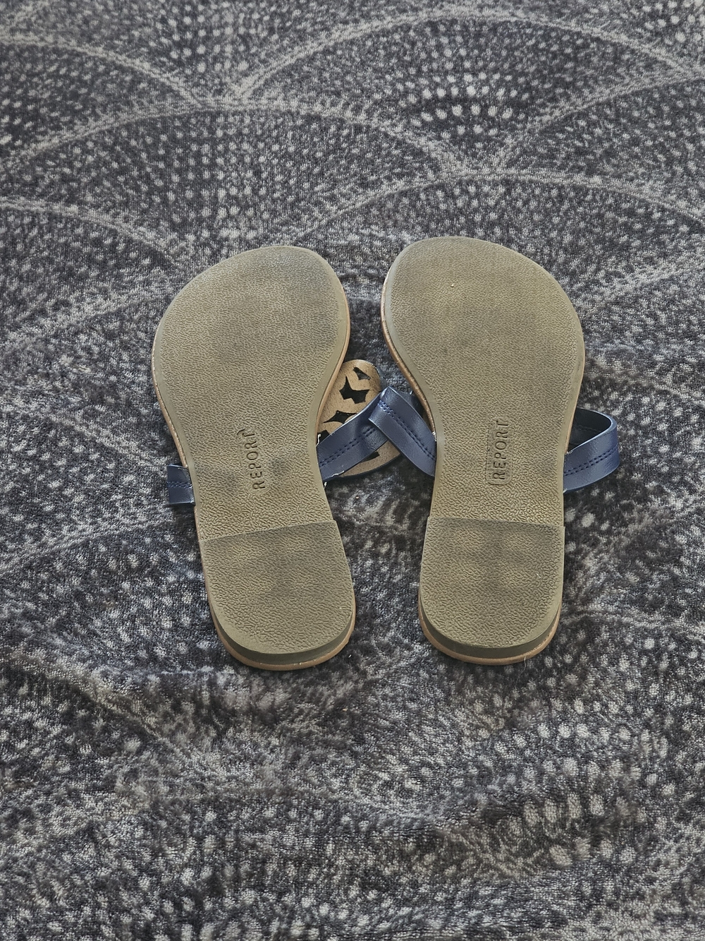 Report Navy and Tan Leather Cutout Thong Sandals 8.5 - Picture 3 of 5